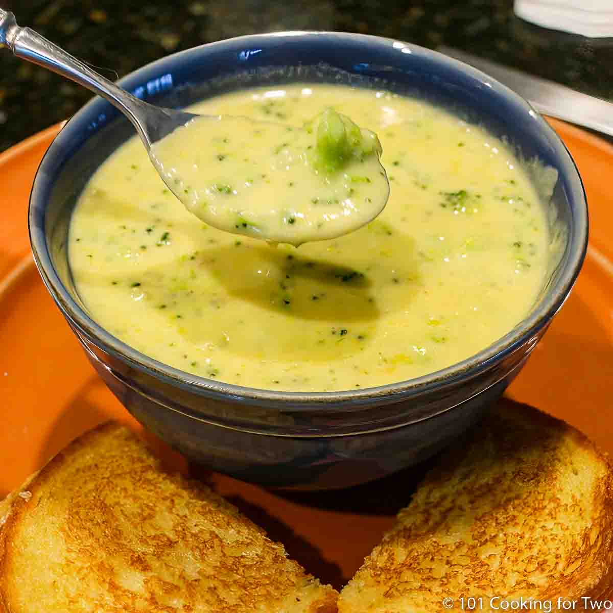One-Pot Broccoli Cheese Soup: Easy Weeknight Family Favorite